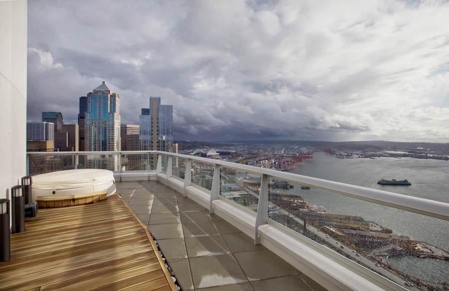 🏡 How to Buy a Luxury Home in Seattle Without Overpaying or Missing the Right Opportunity