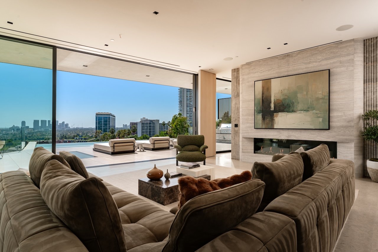 9056 St Ives