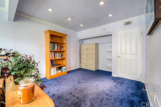 914 Van Ness Ct
