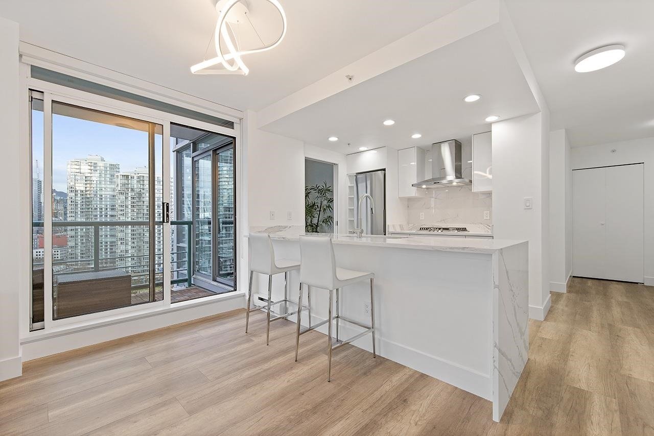 1067 Marinaside Crescent, #1906