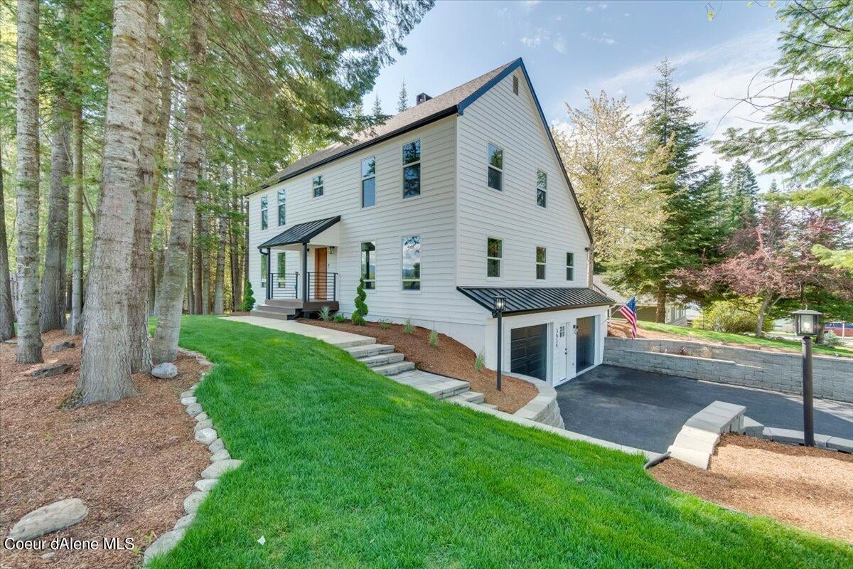 3029 E Cambridge Dr