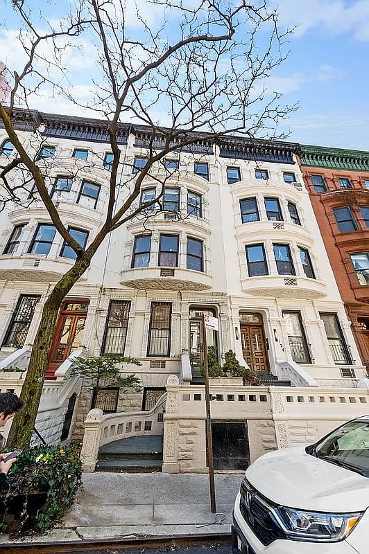 For Sale - 122 West 80th Street, Unit 3F
