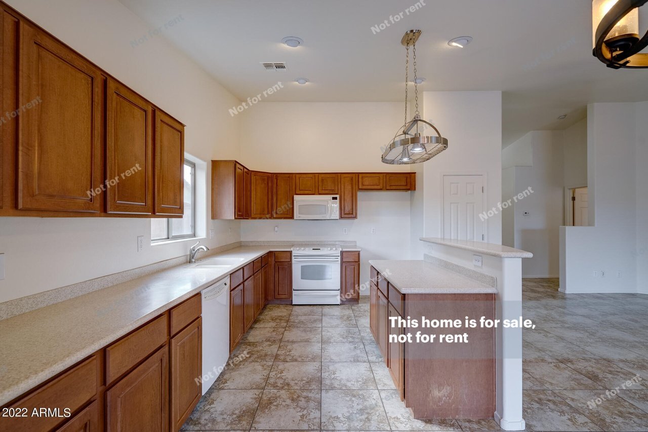 18177 W Saguaro Ln