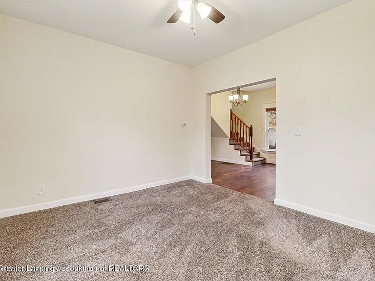 438 Minerva St