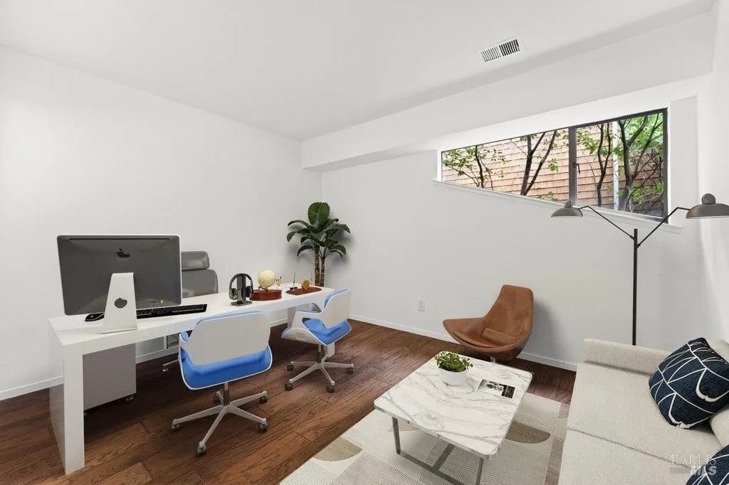 891 Magnolia Ave