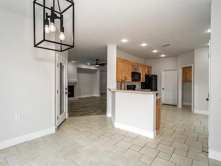 1601 W Sun Kissed Dr