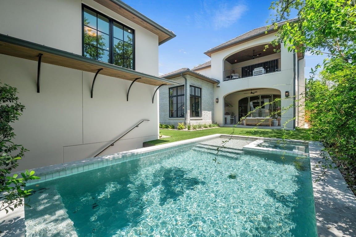 2307 Quarry Rd