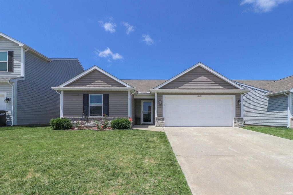 3220 Tanager Dr