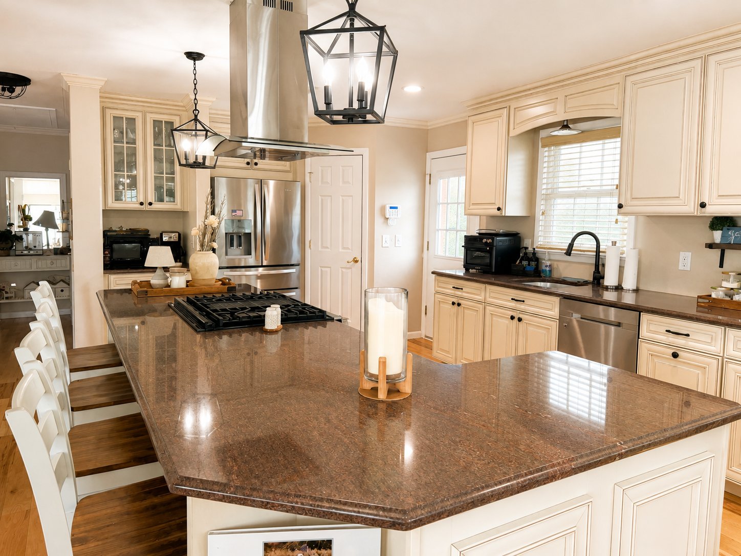 Summer Rental - Newly Renovated 2 Blocks to the Beach