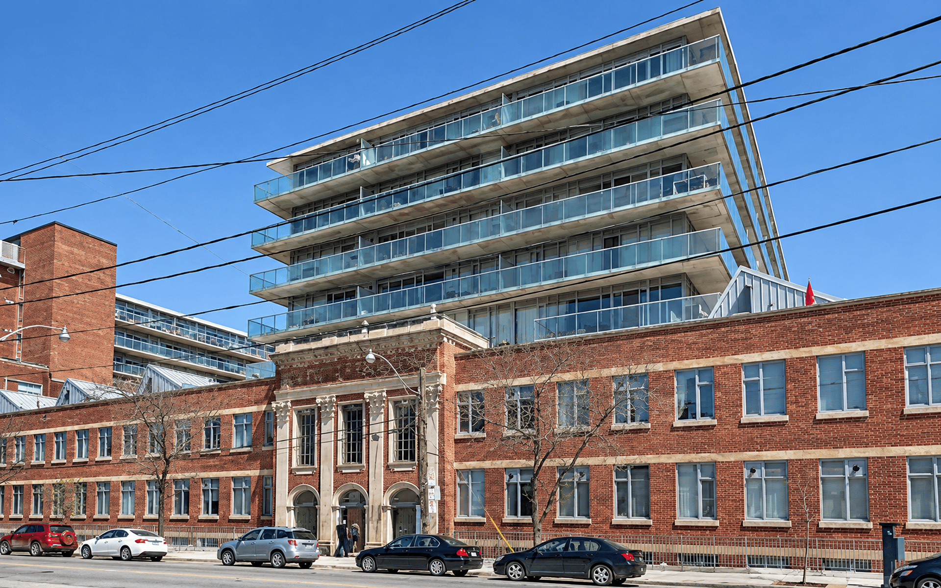 201 Carlaw Ave, #815