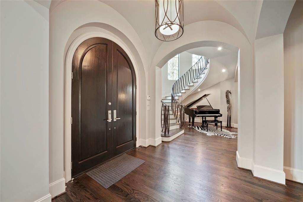 11313 Surrey Oaks Ln