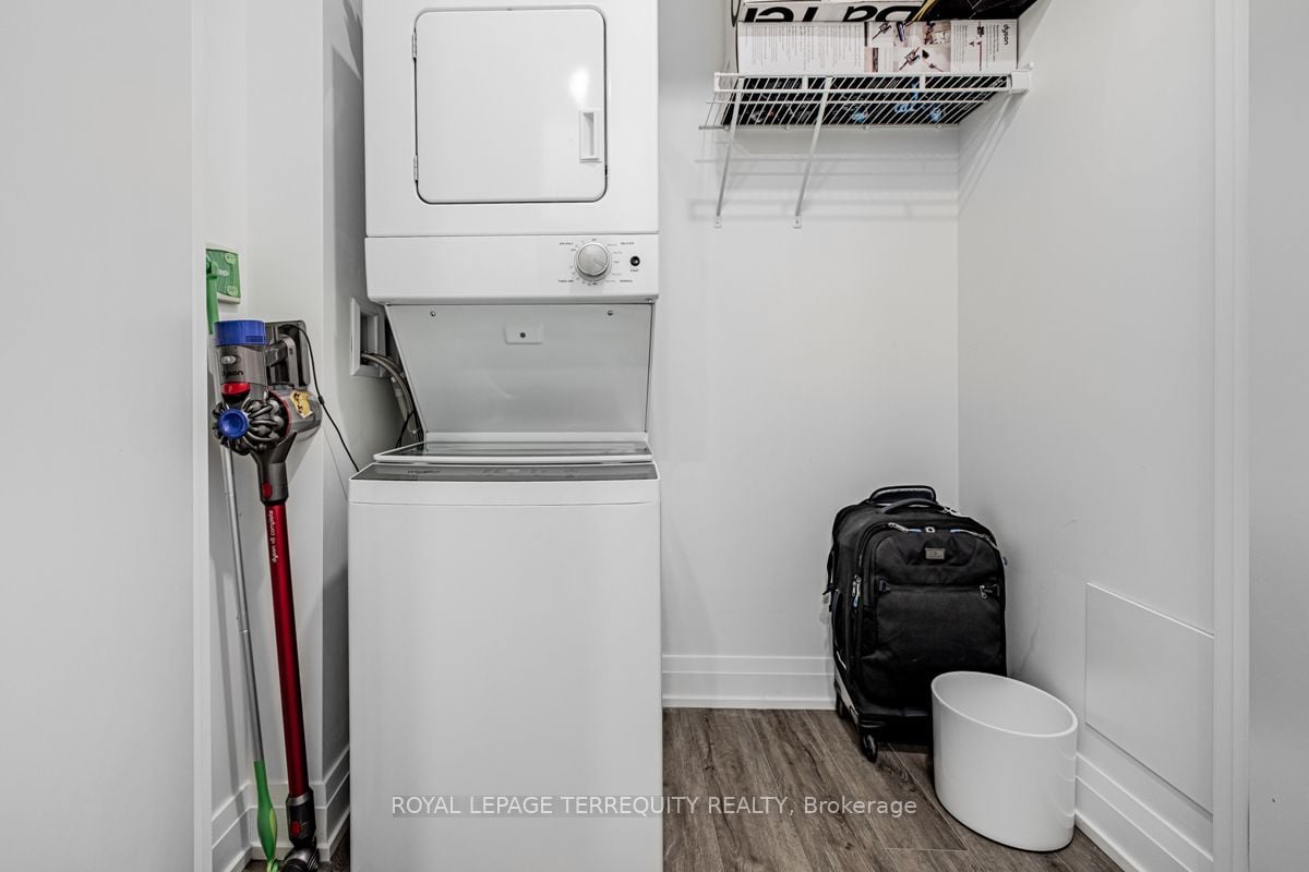 BEAUTIFUL CORNER PENTHOUSE