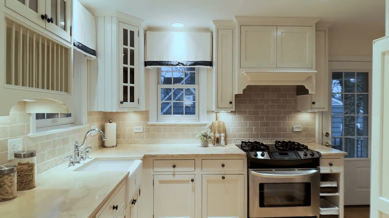 2352 Greenwich St., Falls Church, VA 22042