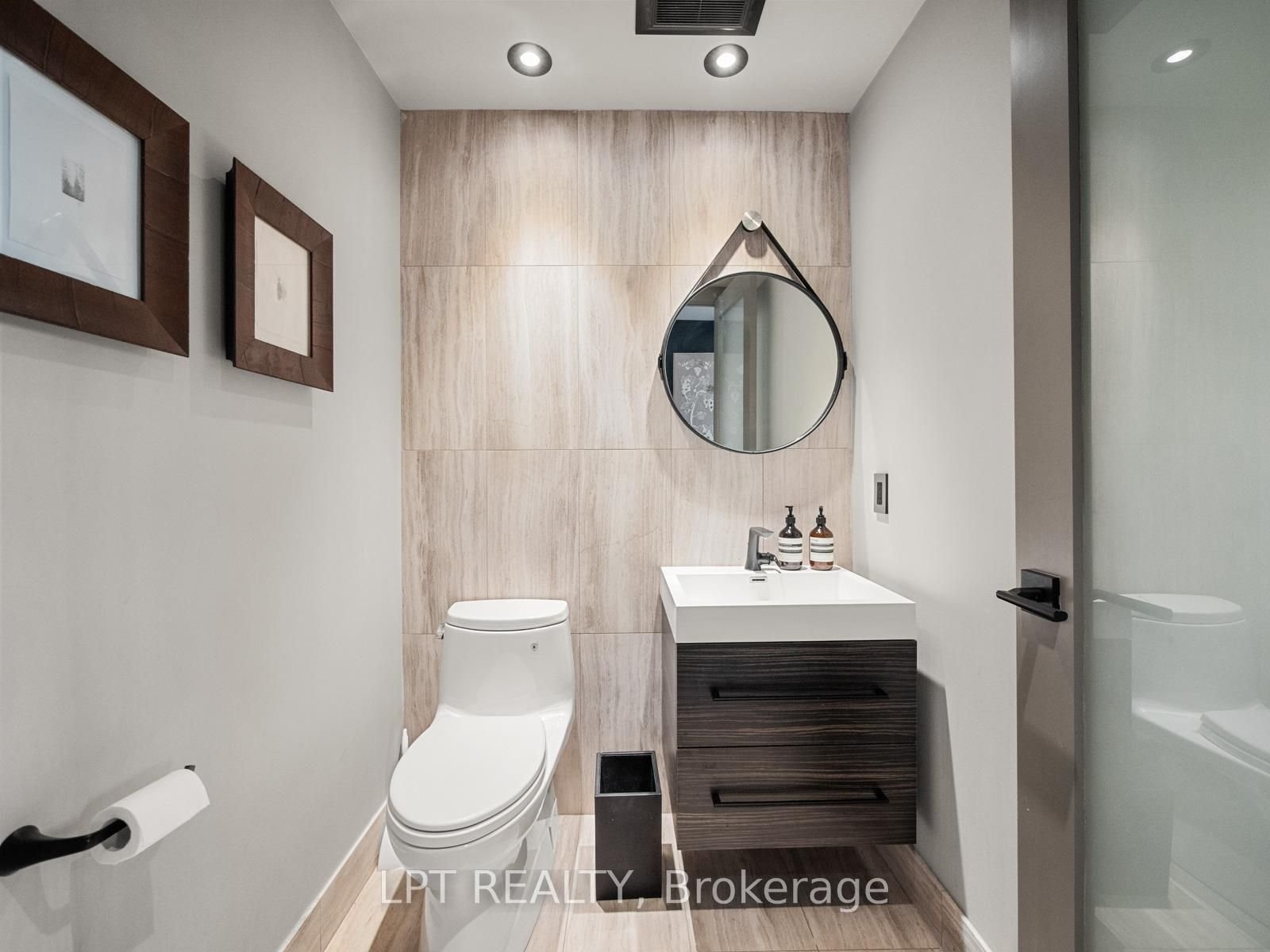 PENTHOUSE LUXURY IN KING WEST