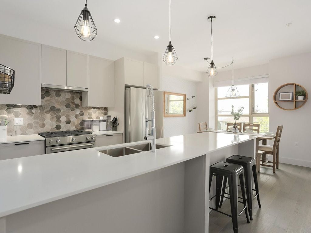 244 E 5 St, #6