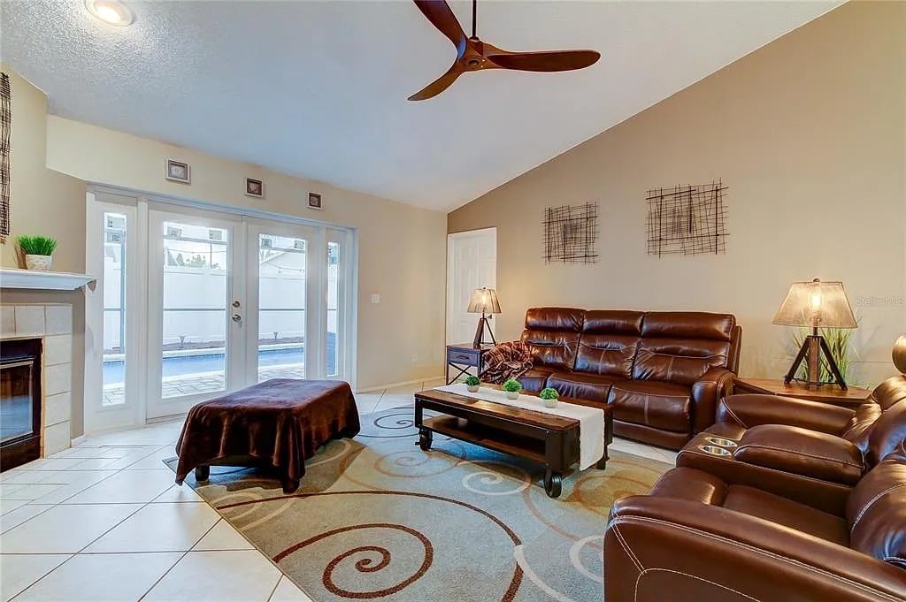 8619 Thimbleberry Ln
