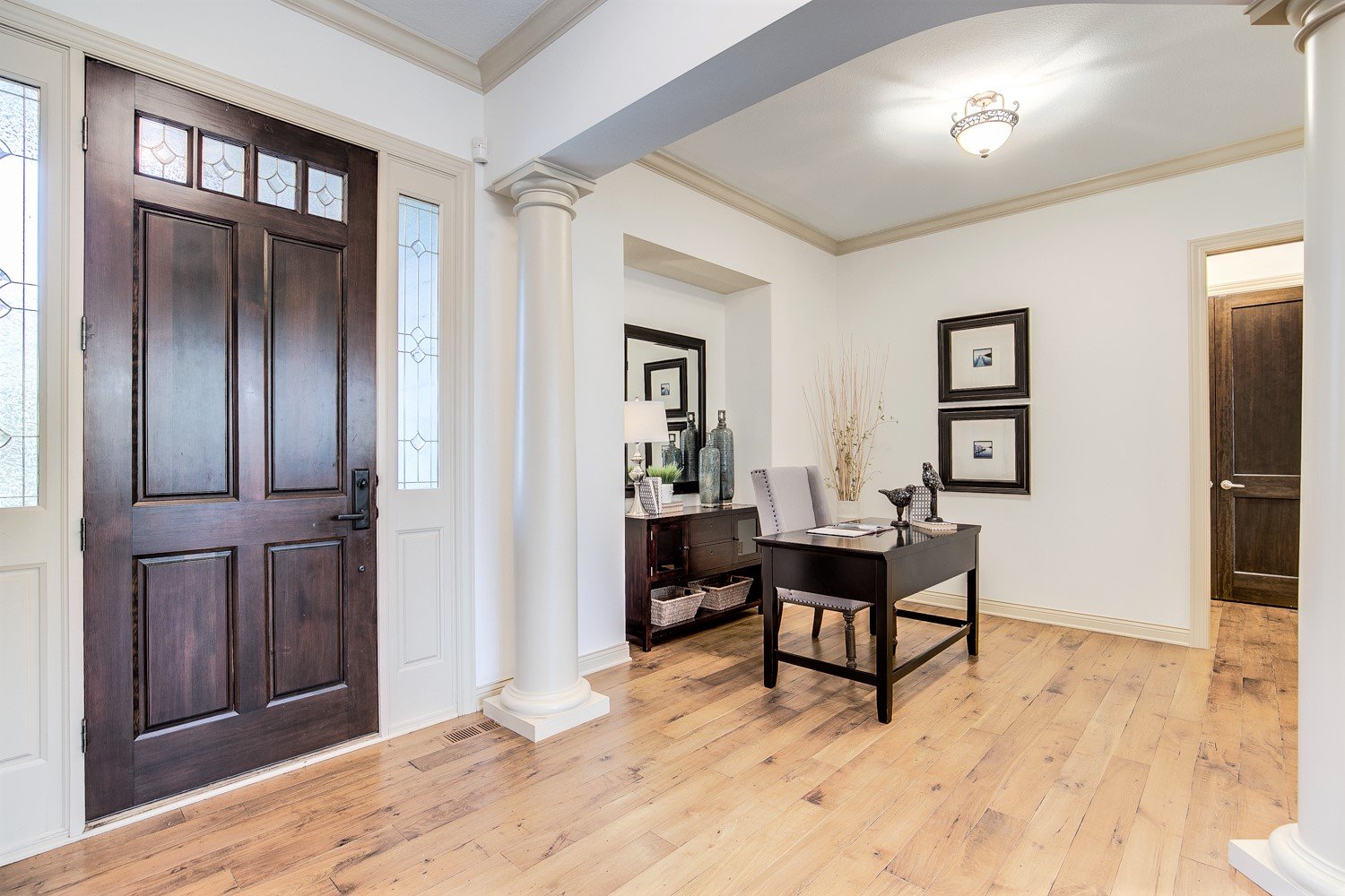 Luxurious Walkout End-Unit in Private Setting
