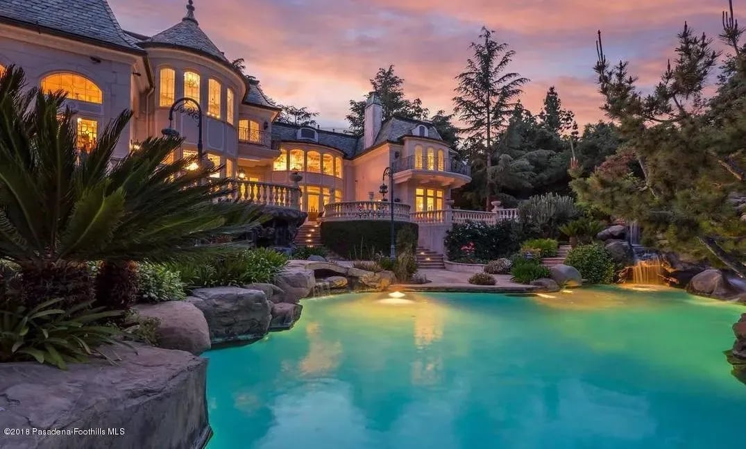 4158 Commonwealth Ave