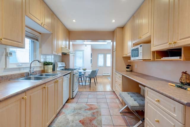 42 Glen Stewart Cres