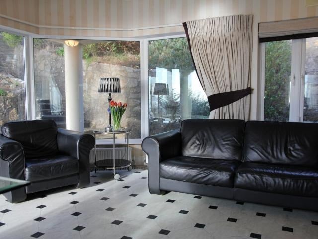Elegant Villa - Dublin Ireland