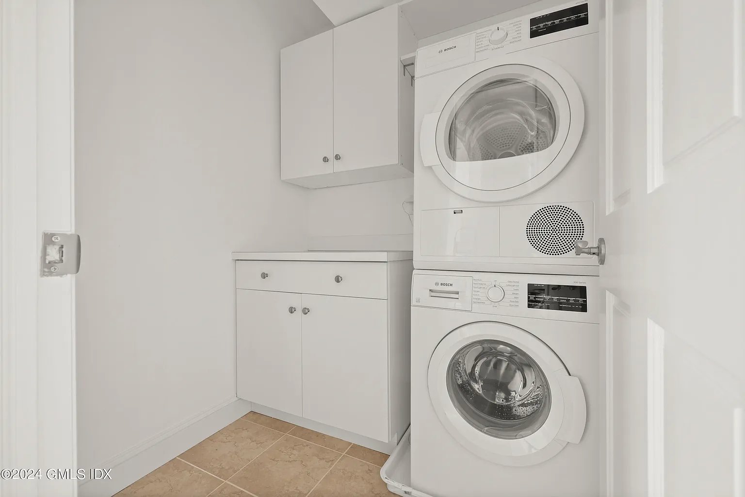 2 Putnam Hl APT 4G