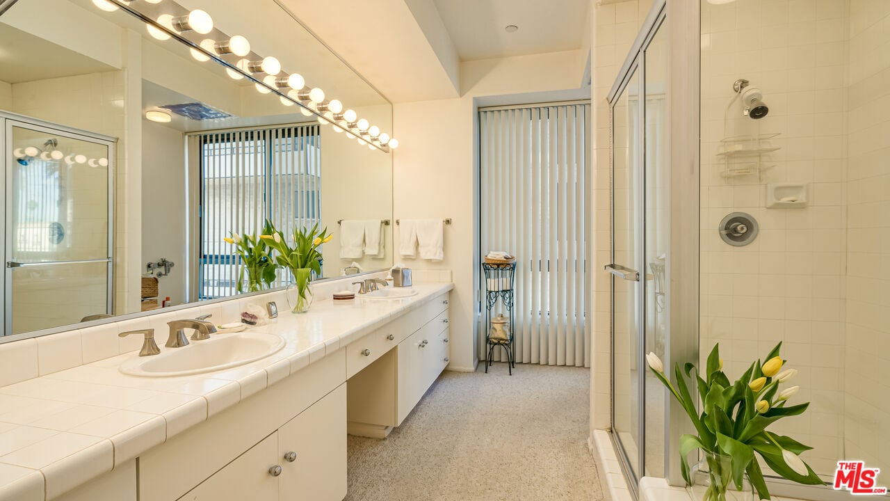 10551 Wilshire Blvd APT 602