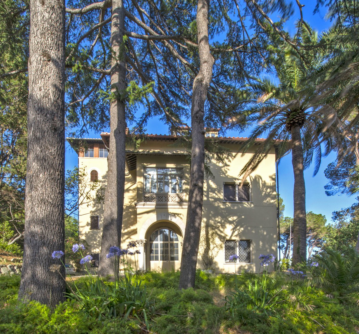 Luxury Seafront Villa in Liguria