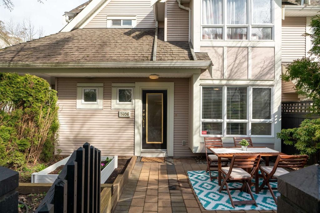 7406 Hawthorne Terr
