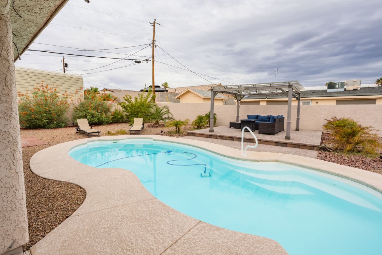2870 Canyon Oak Dr