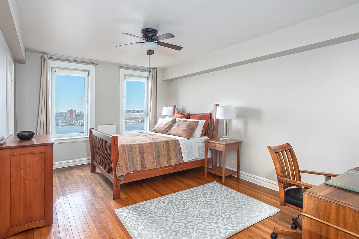 320 Riverside Dr, #15A