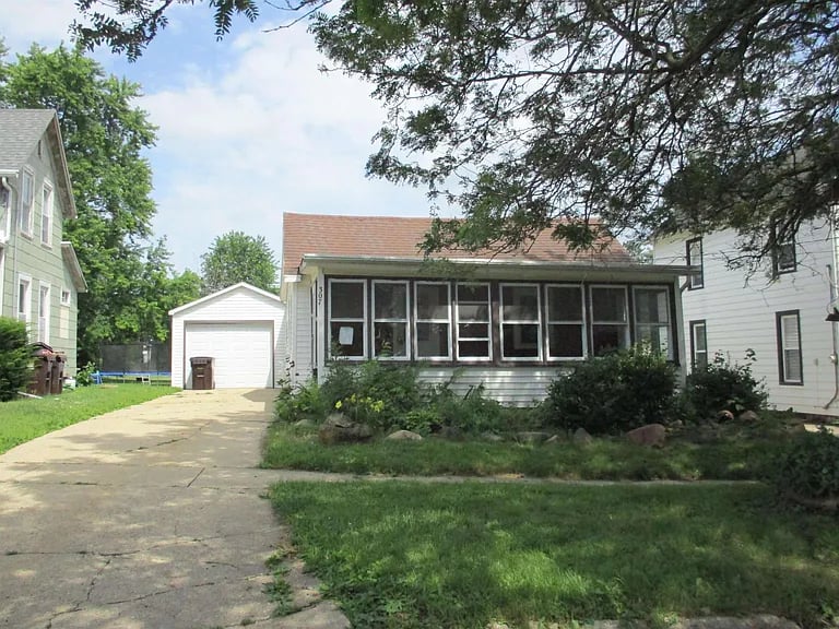 307 N Whistler Ave