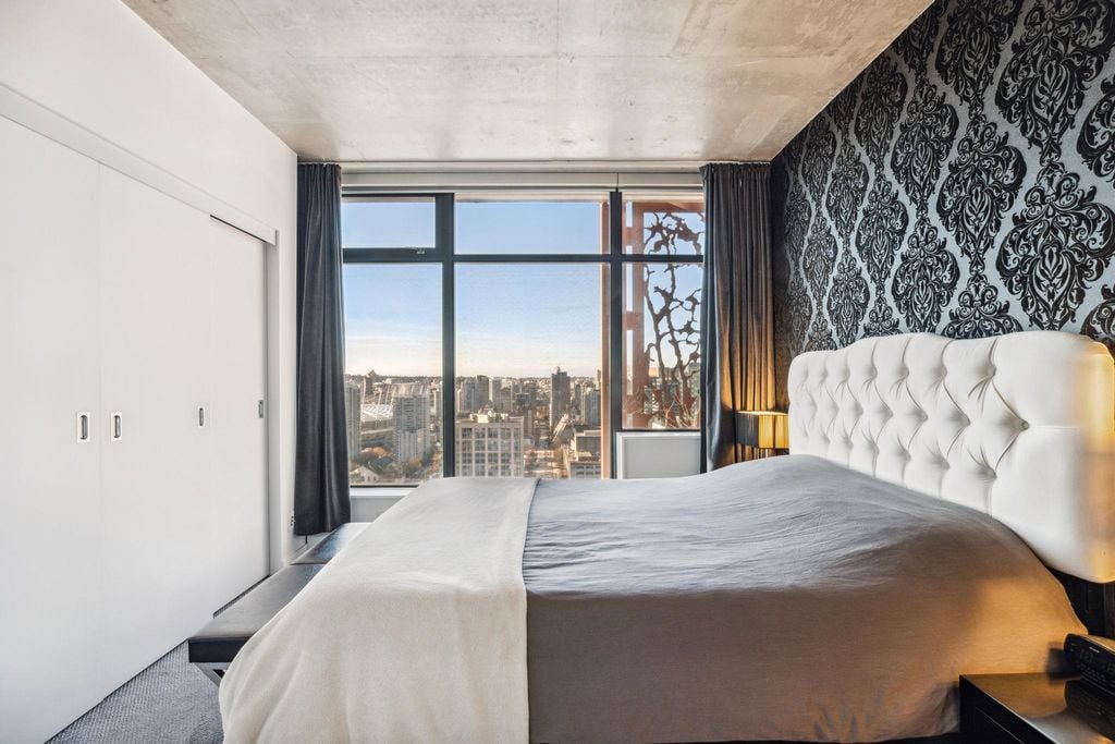 128 W Cordova St, #3506
