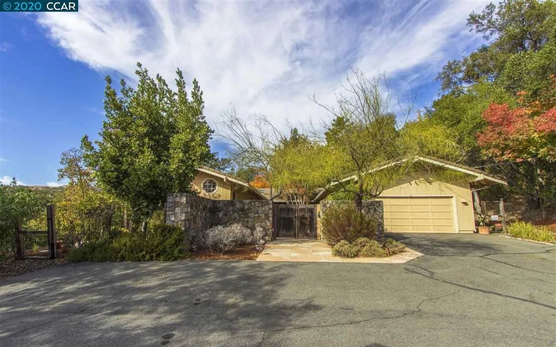 3350 Hillside Ter