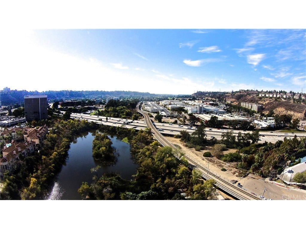 640 Camino De La Reina #1401