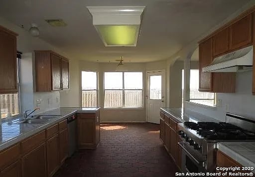 8302 Copperside