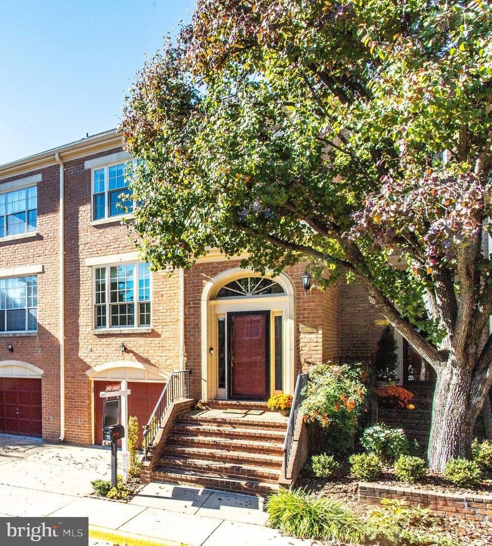 1453 McLean Mews Ct