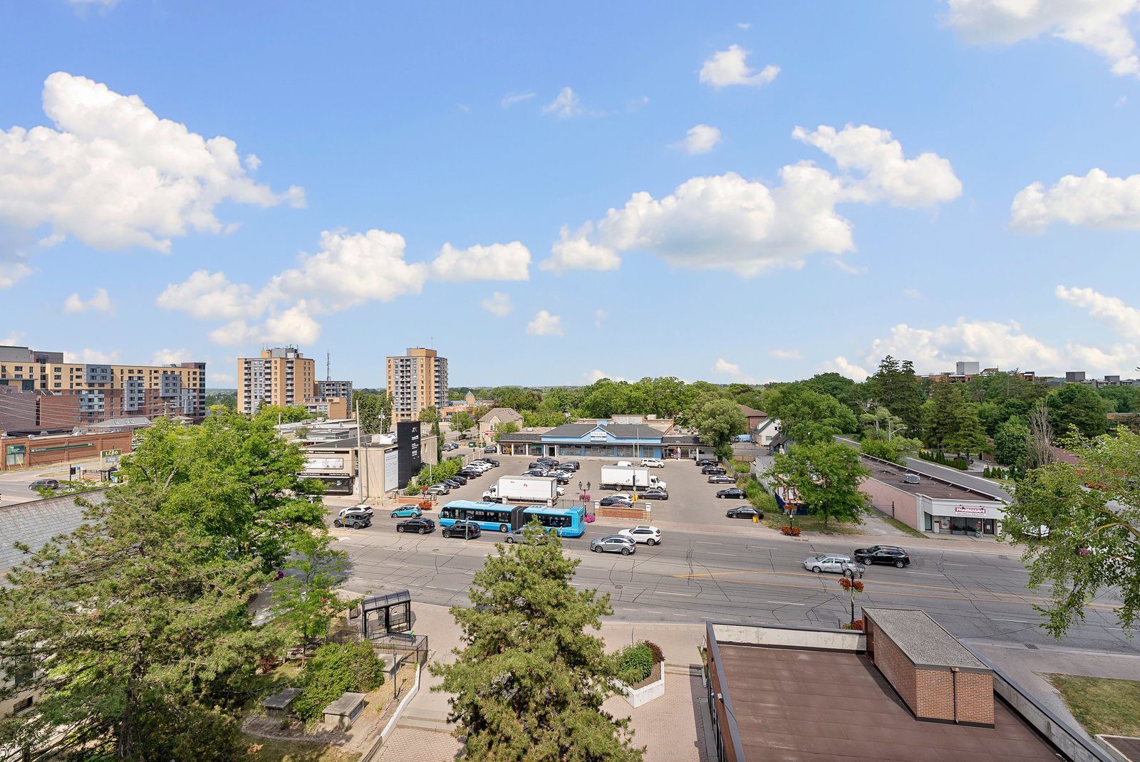 10330 Yonge Street W 707