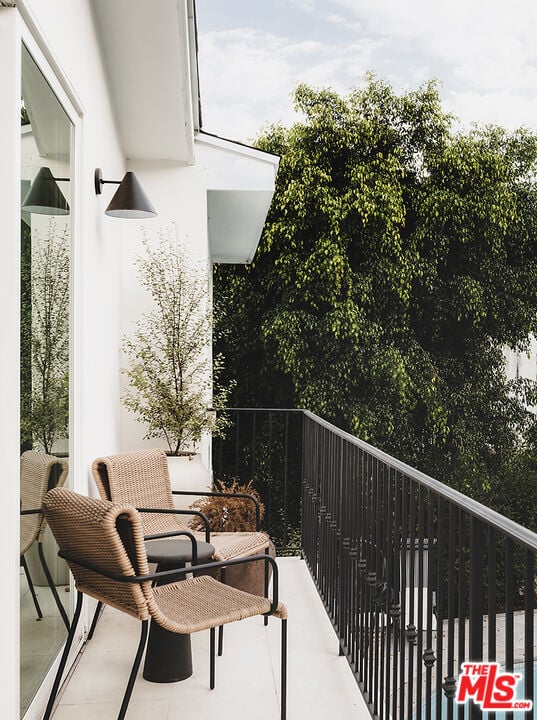 Nova Pavilion, El Cerrito Pl, 90068