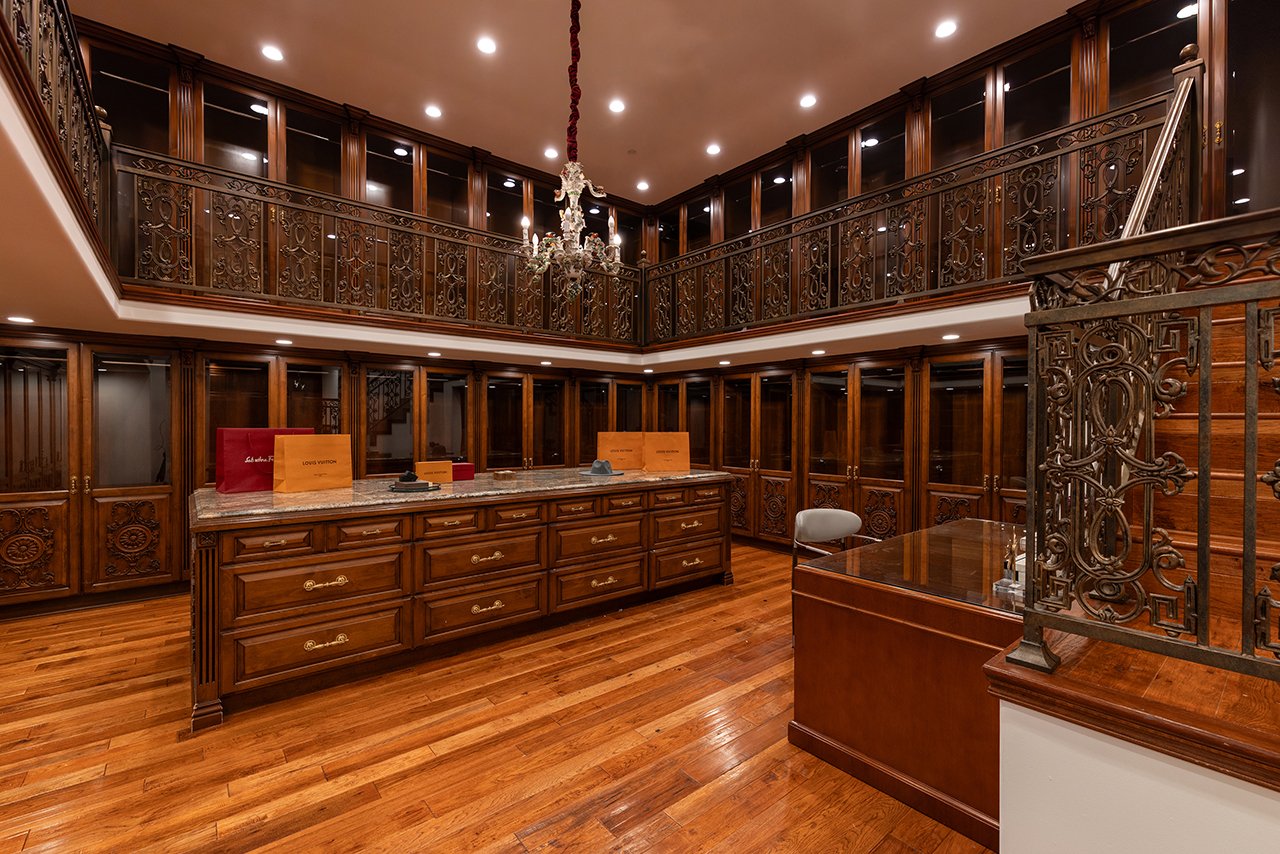 3364 Clerendon Rd, Beverly Hills