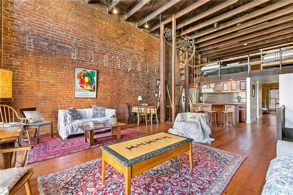 518 CONTI Street