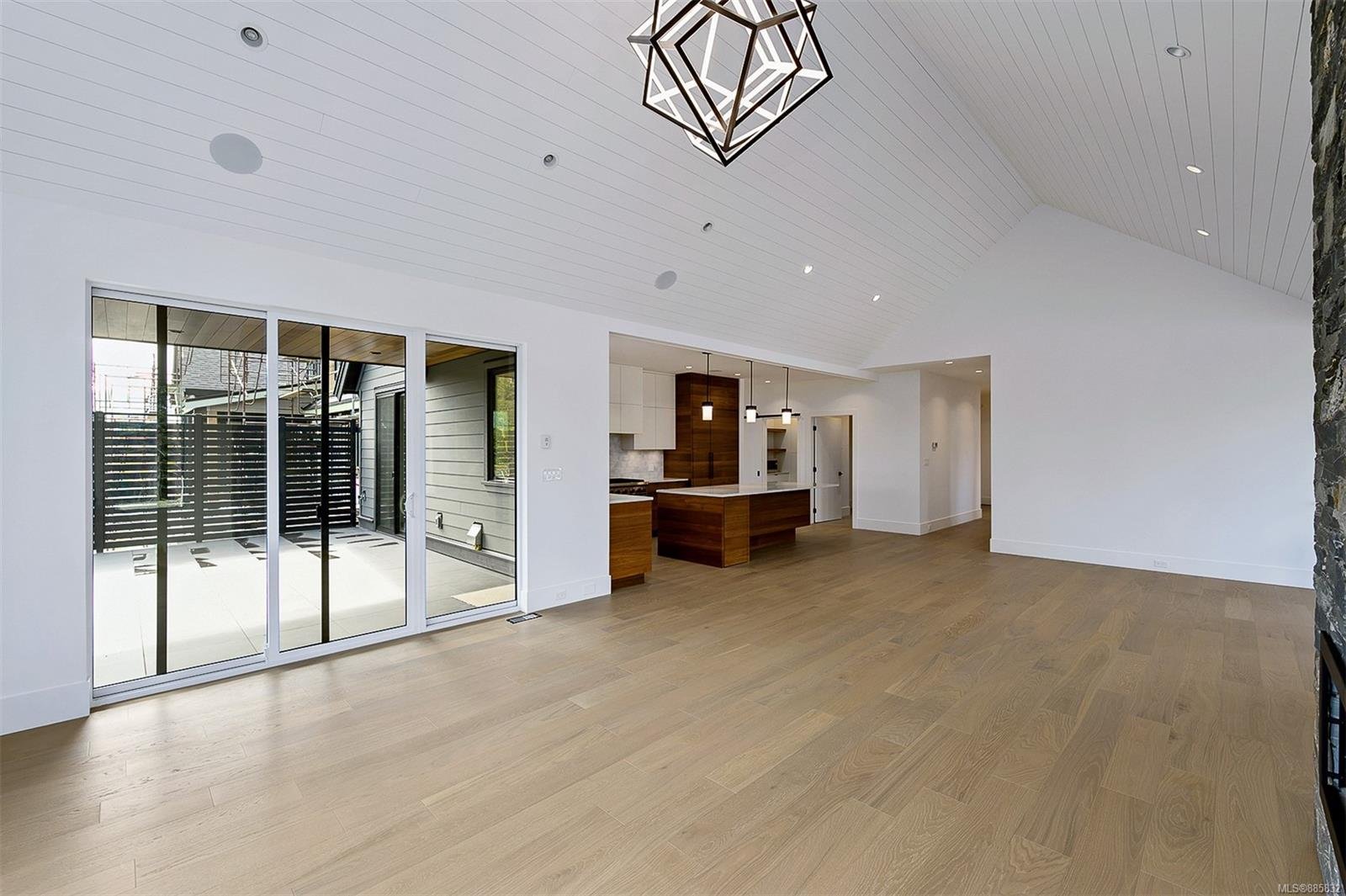 2046 Pinehurst Terr