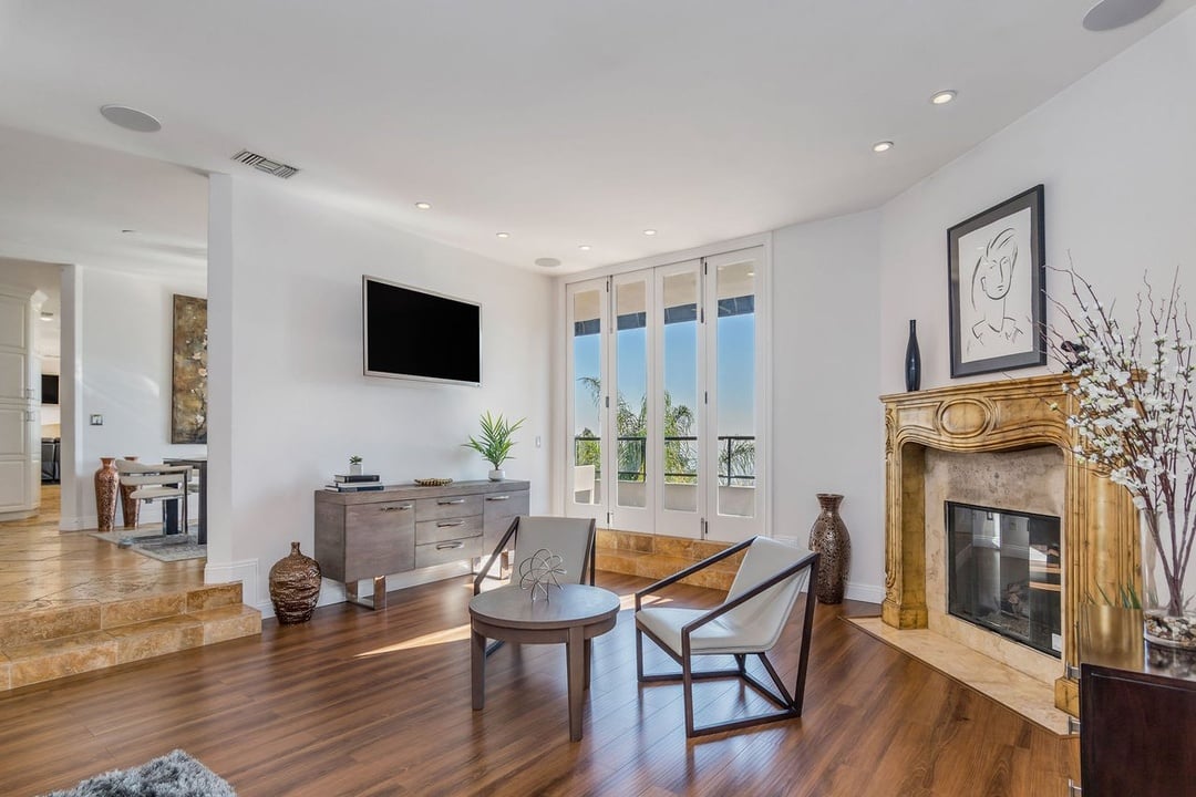 Mulholland Drive, 90068