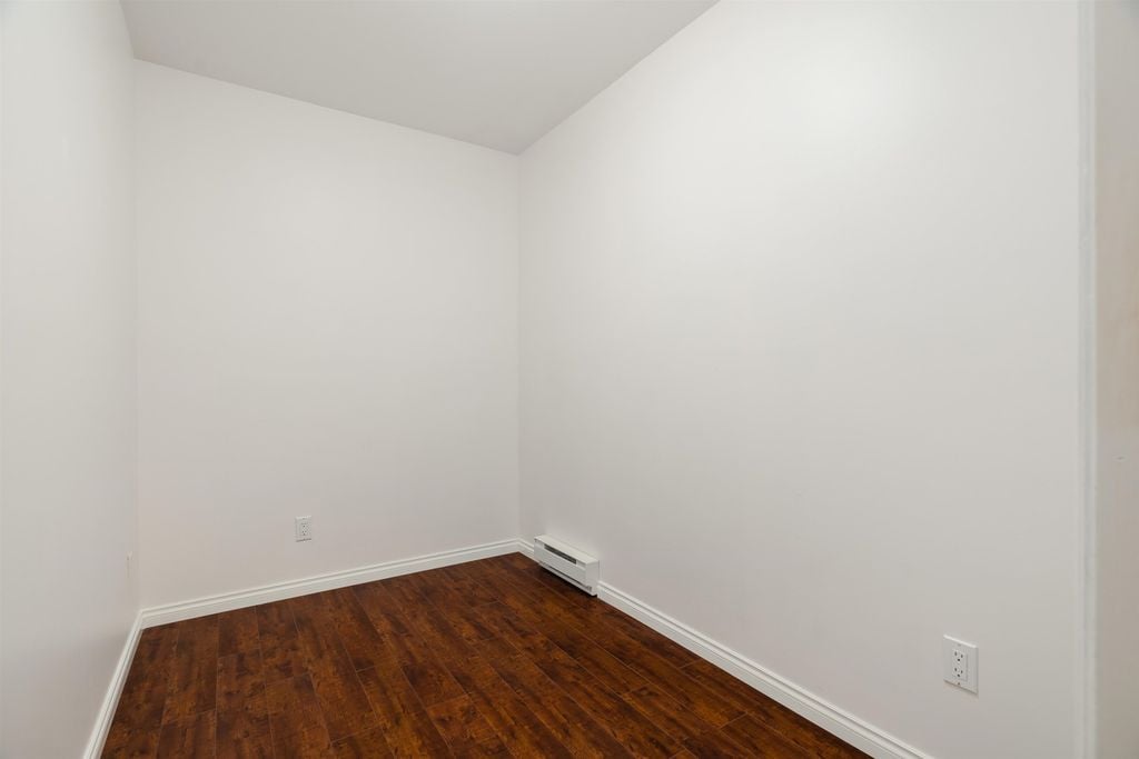 121 Shoreline Cir, #408