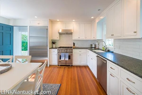 17 Pine St