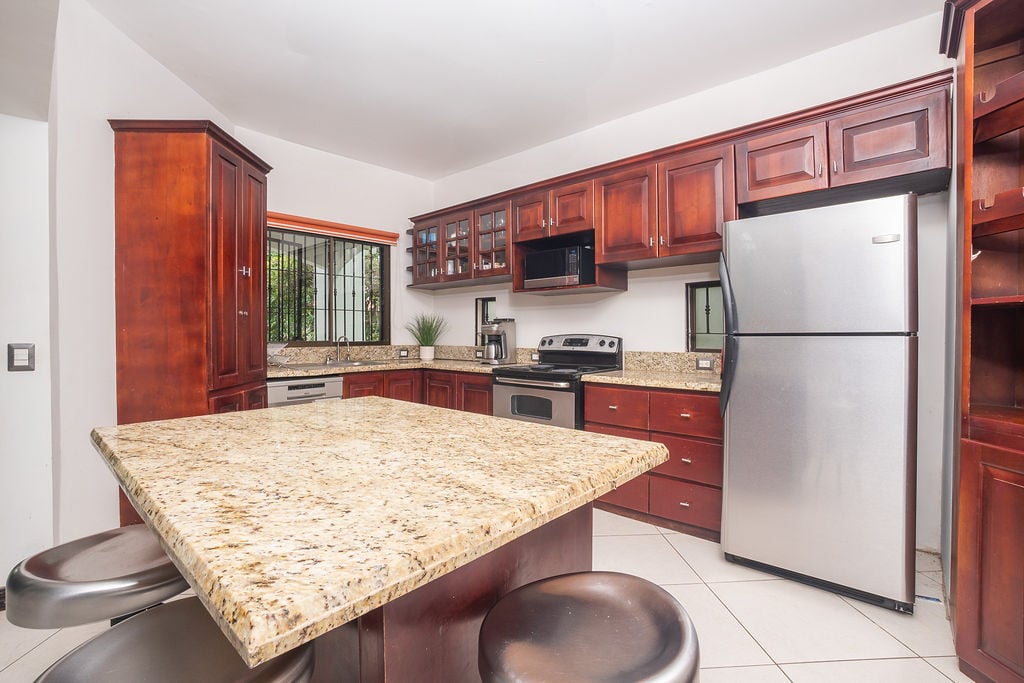 Casa Reye | Stunning 3-Bedroom Beach Home with Rooftop Ocean Views and Private Pool in Surfside, Playa Potrero
