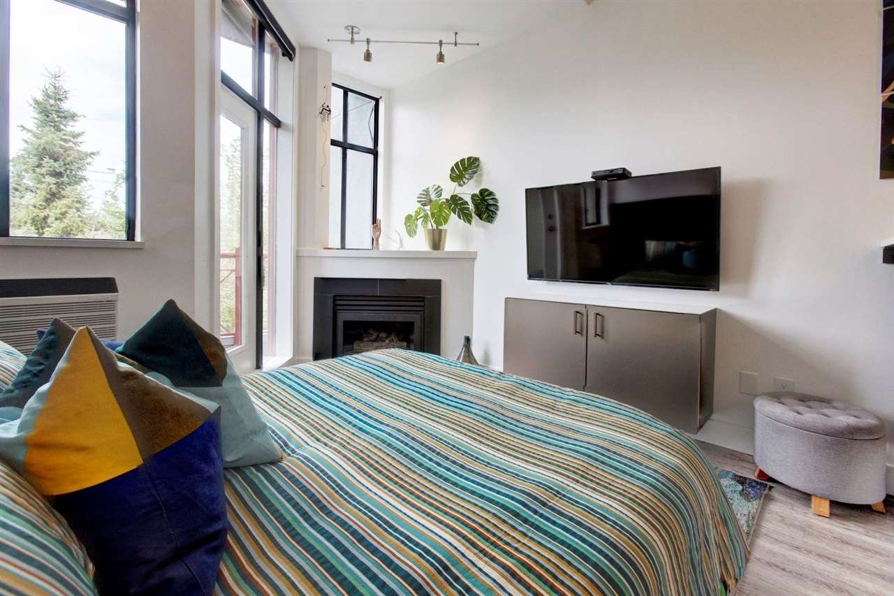 320-4369 Main St