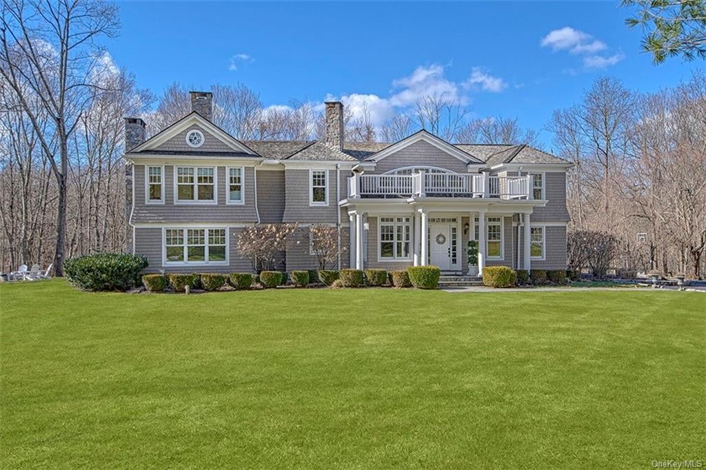 63 Cowdin Lane