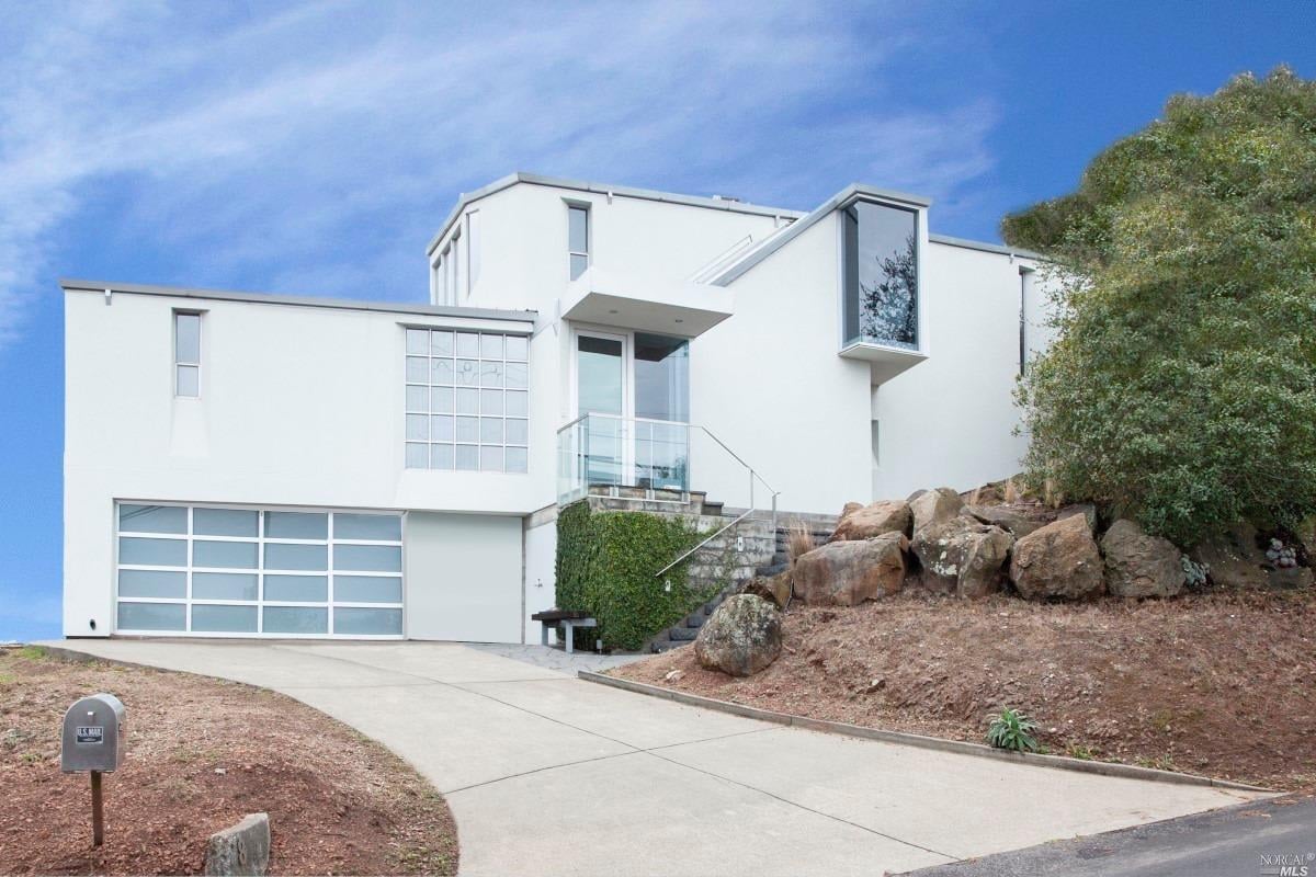 8 Wolfback Ridge Rd
