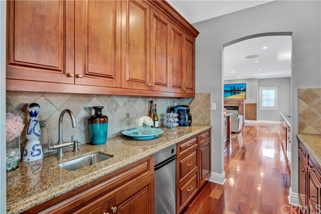 296 E Bay, Costa Mesa