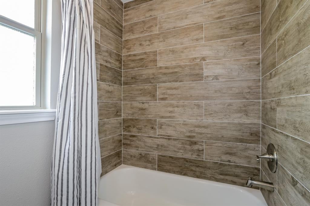 215 Acorn Tree Court